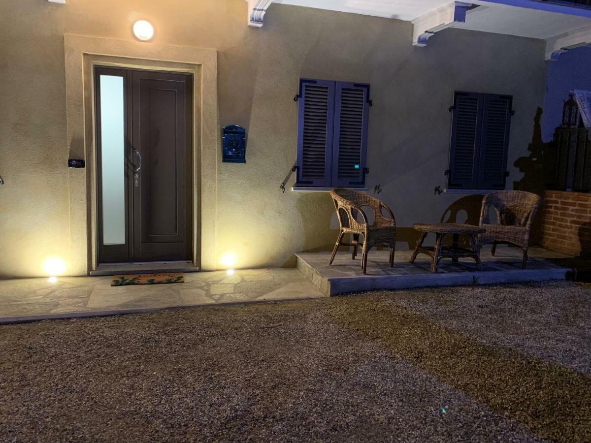 Takapradalu Villa Cisterna dʼAsti Dış mekan fotoğraf
